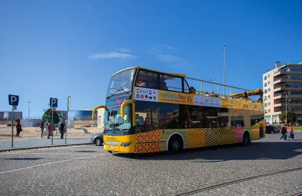 Yellow Bus Porto: Vintage Hop-on, Hop-off Bus